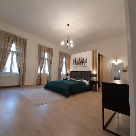 Entrez Apartment 3 - Historical Centre โกชิเซ ภายนอก รูปภาพ