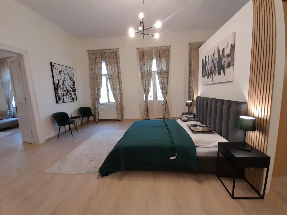 Entrez Apartment 3 - Historical Centre โกชิเซ ภายนอก รูปภาพ