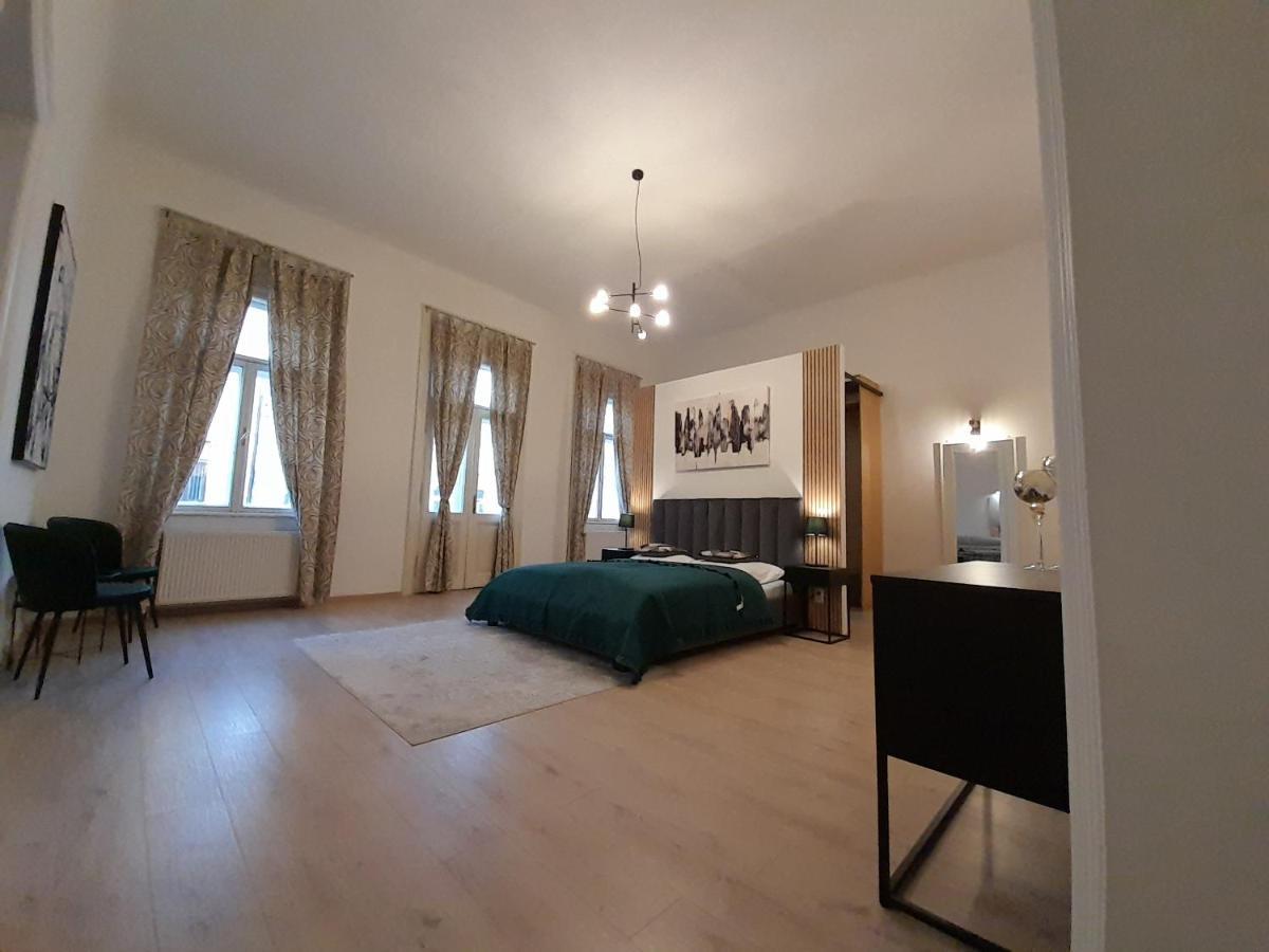 Entrez Apartment 3 - Historical Centre โกชิเซ ภายนอก รูปภาพ