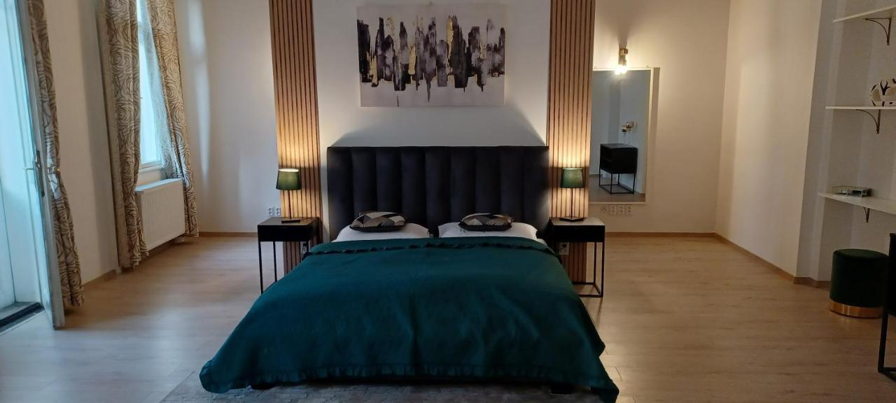 Entrez Apartment 3 - Historical Centre โกชิเซ ภายนอก รูปภาพ