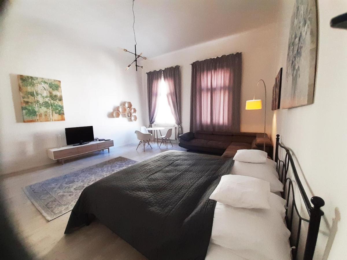 Entrez Apartment 3 - Historical Centre โกชิเซ ภายนอก รูปภาพ