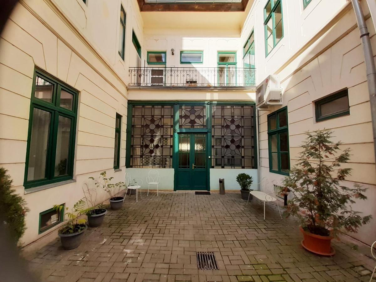 Entrez Apartment 3 - Historical Centre โกชิเซ ภายนอก รูปภาพ
