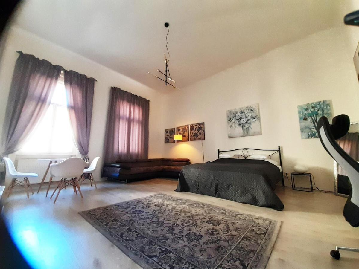 Entrez Apartment 3 - Historical Centre โกชิเซ ภายนอก รูปภาพ