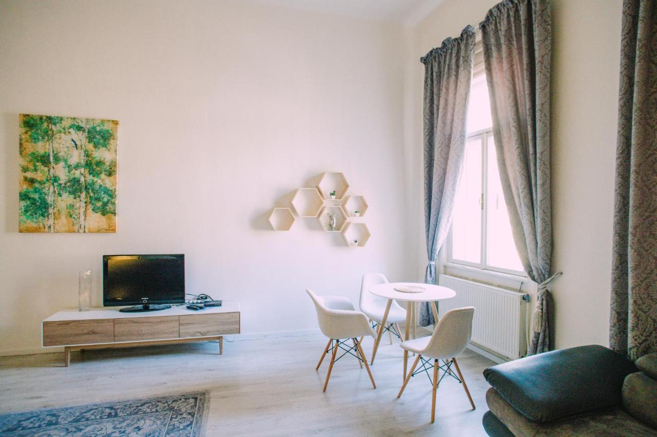 Entrez Apartment 3 - Historical Centre โกชิเซ ภายนอก รูปภาพ
